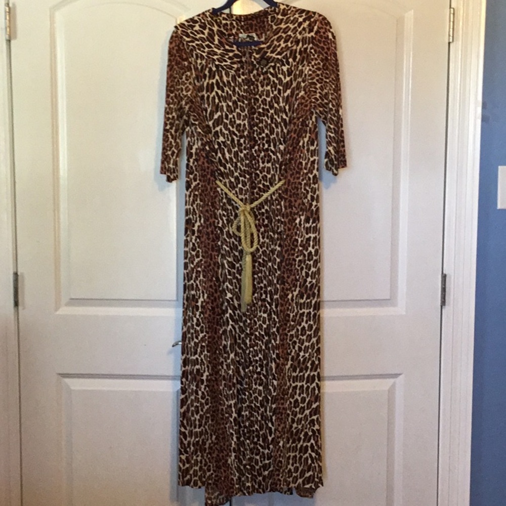 Vintage Leopard Print Maxi loungewear Dress with Belt. Pit to pit 19.
